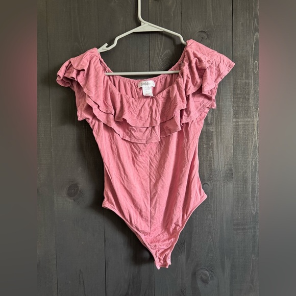 Pink Flutter Sleeve Ruffled Bodysuit - Picture 1 of 4